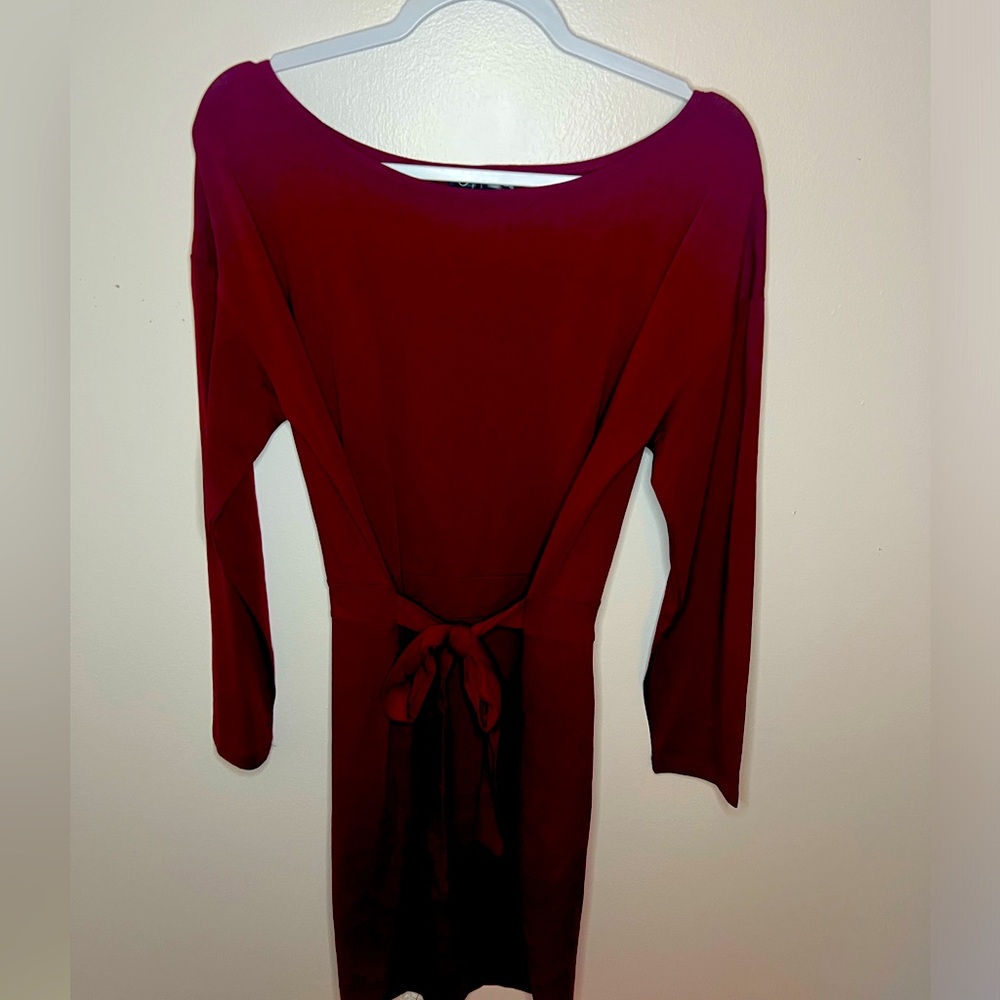 Beautiful Red Long-Sleeve Dress (XL)
